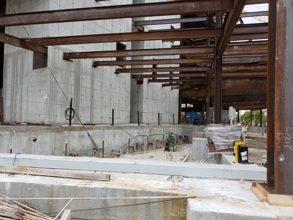 LuisMed05754669's tweet photo. Riverlanding! The biggest composite building on south florida. Also my jobsite!
#bcn2210 #fiu #fiumossschool #Construction @FIU @FIU_MossSchool https://t.co/4abL2zsQnJ
