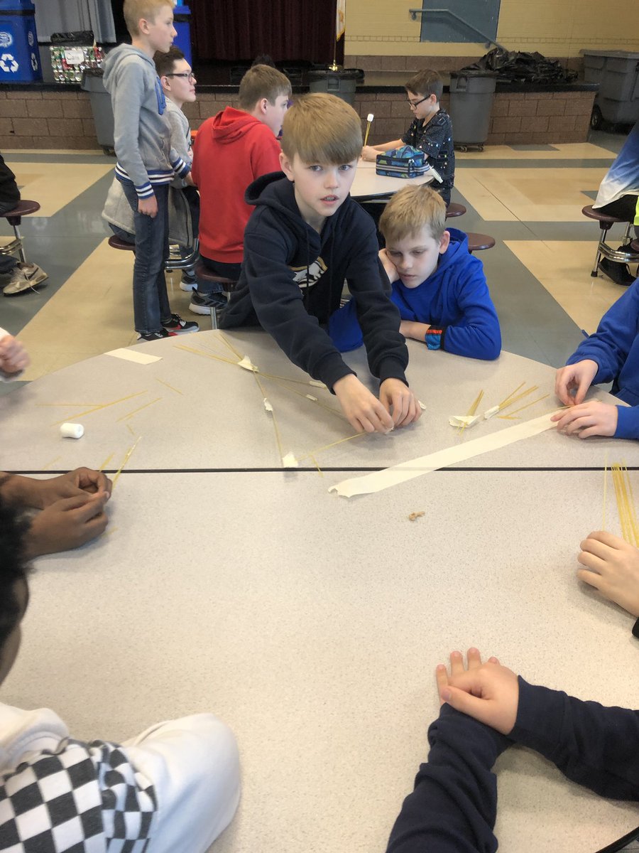 socialwork308's tweet photo. A little downtime during testing week. The engagement was amazing Bednarcik 7th graders getting it done! #Beavidinaction7 https://t.co/NfT6zBca4Y