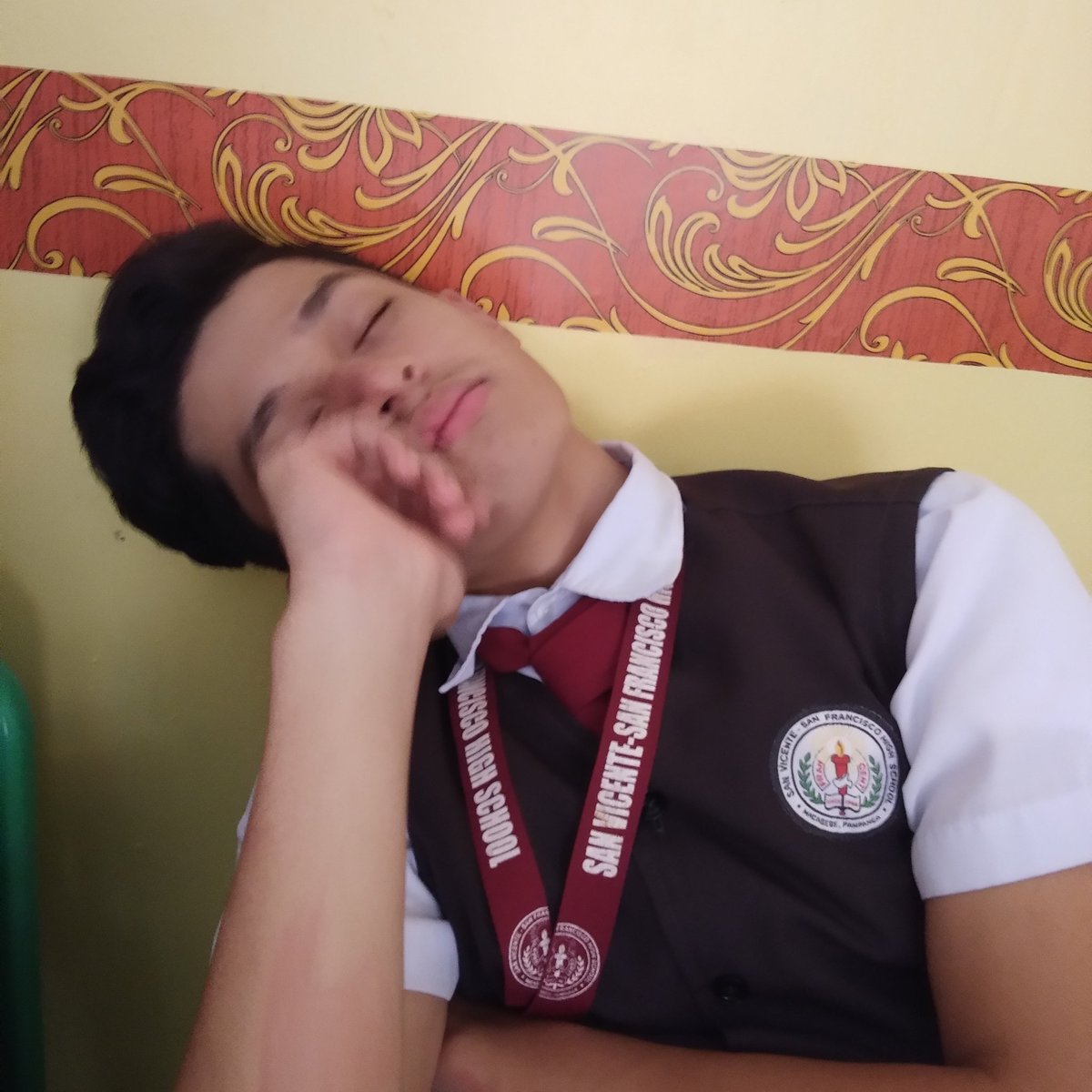 TeamAljonBTN's tweet photo. Antukinnnnnn @AljonMendoza_ 💛💛🤣

#AljonMendoza
#KARJONextMillennialStars 
#PBB8Batch3Unlocked https://t.co/a7xmczUJ3a
