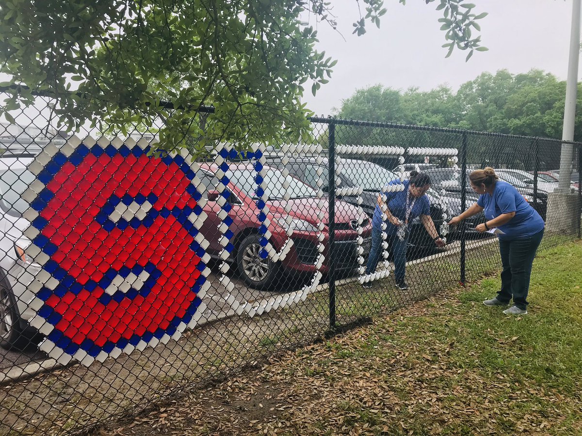 SuttonES_HISD's tweet image. Our new sign came out great!! Thank you to the @suttonbearsnehs and the many staff members that took the time to put it together!! 🙏🏼#SuttonPride 💙 #SuttonRocks