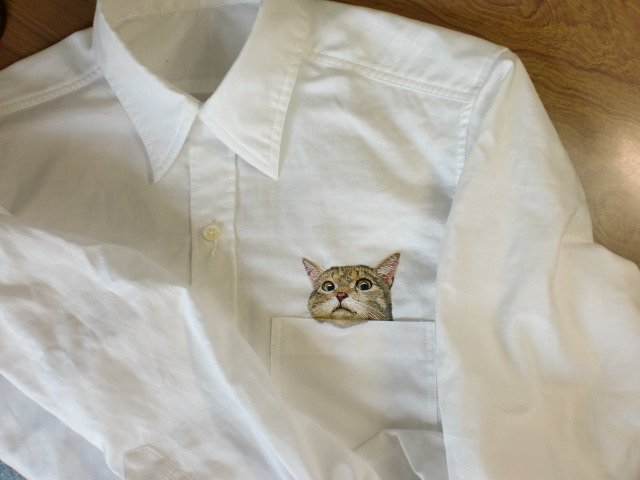 womensart1's tweet photo. Japanese embroidery artist Hiroko Kubota, known for her work highlighting cats #womensart https://t.co/OjEqWdtoUl
