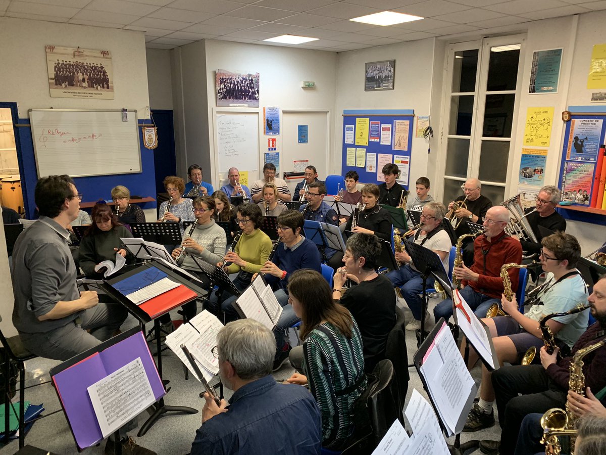 SCastelnaudary's tweet photo. Vous êtes prêts ? Nous, nous le sommes ! Alors on se retrouve ce soir à 17h pour le concert des stagiaires qui clôturera la journée « Trombone en ‘Audary » et à 21h pour le grand final avec Swing Bones. #halleauxgrains #castelnaudary #trombone https://t.co/csXJhUme6l