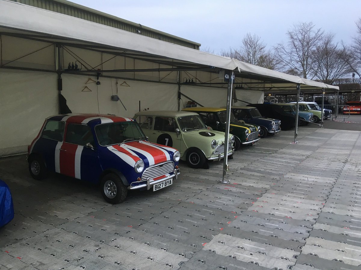 vipernoir's tweet photo. Exalted company for the weekend. 
First reserve ??
#77MM #UnionJackMini https://t.co/WhAQK7hWgc