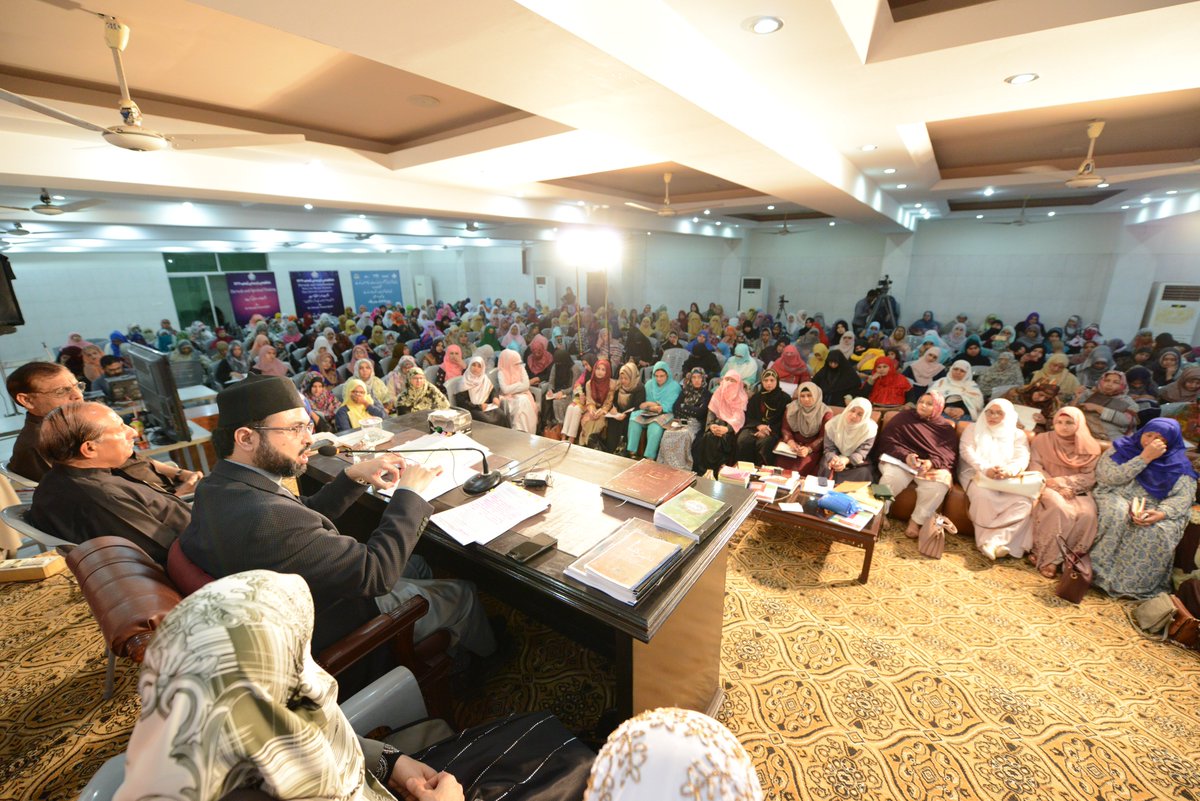 DrHassanQadri's tweet photo. تحریک منہاج القرآن اس مادی دور میں محبت، رواداری، اخلاقِ حسنہ اور امن کو فروغ دے رہی ہے۔ خواتین کی تعلیم و تربیت کیلئے منہاج القران ویمن لیگ کے زیراہتمام ملک بھر میں تربیتی کیمپوں کا انعقاد قابلِ تحسین ہے۔
#AnnualOrganizationalCamp2019
@MinhajSisMWL https://t.co/NfUa9rXVSL