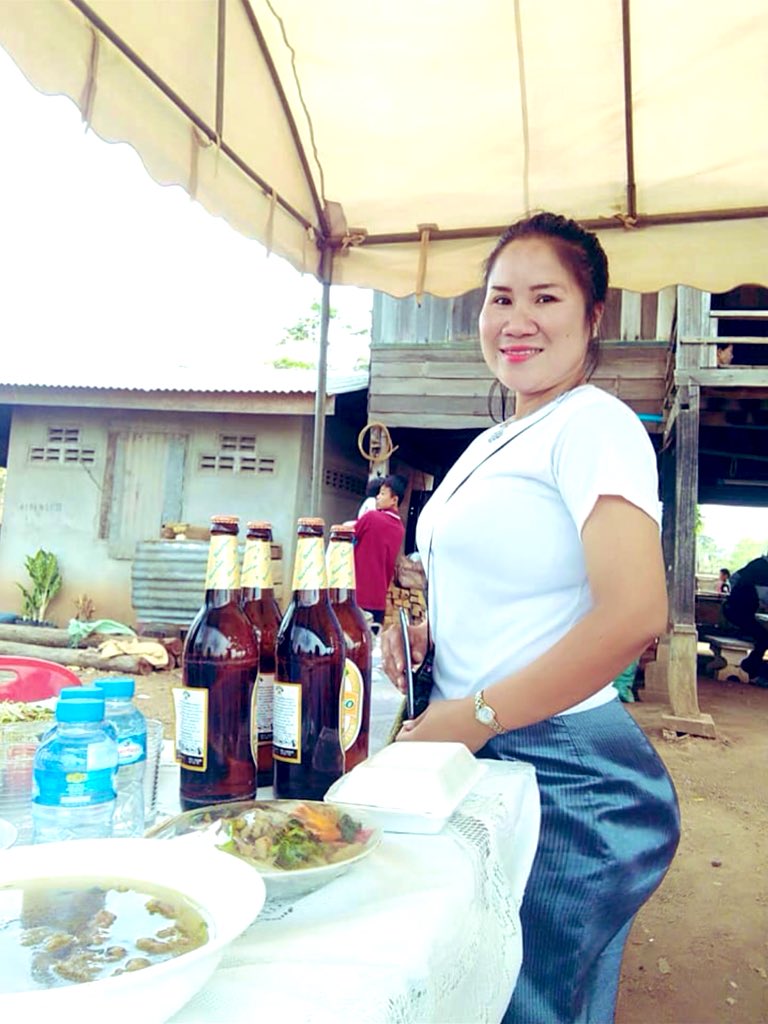 ມາກີນເບຍບຸນບ້ານເດີ ຜູ້ສາວກະກົ້ນໃຫ່ຍເປັນຕາສີ້ແທ້