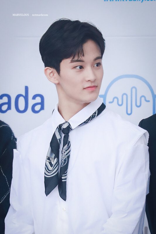 nctmarkcom's tweet photo. 아 진짜 왕댜님❣넘 존잘 체고,,, #마크 #NCT https://t.co/abUJj7TmbF