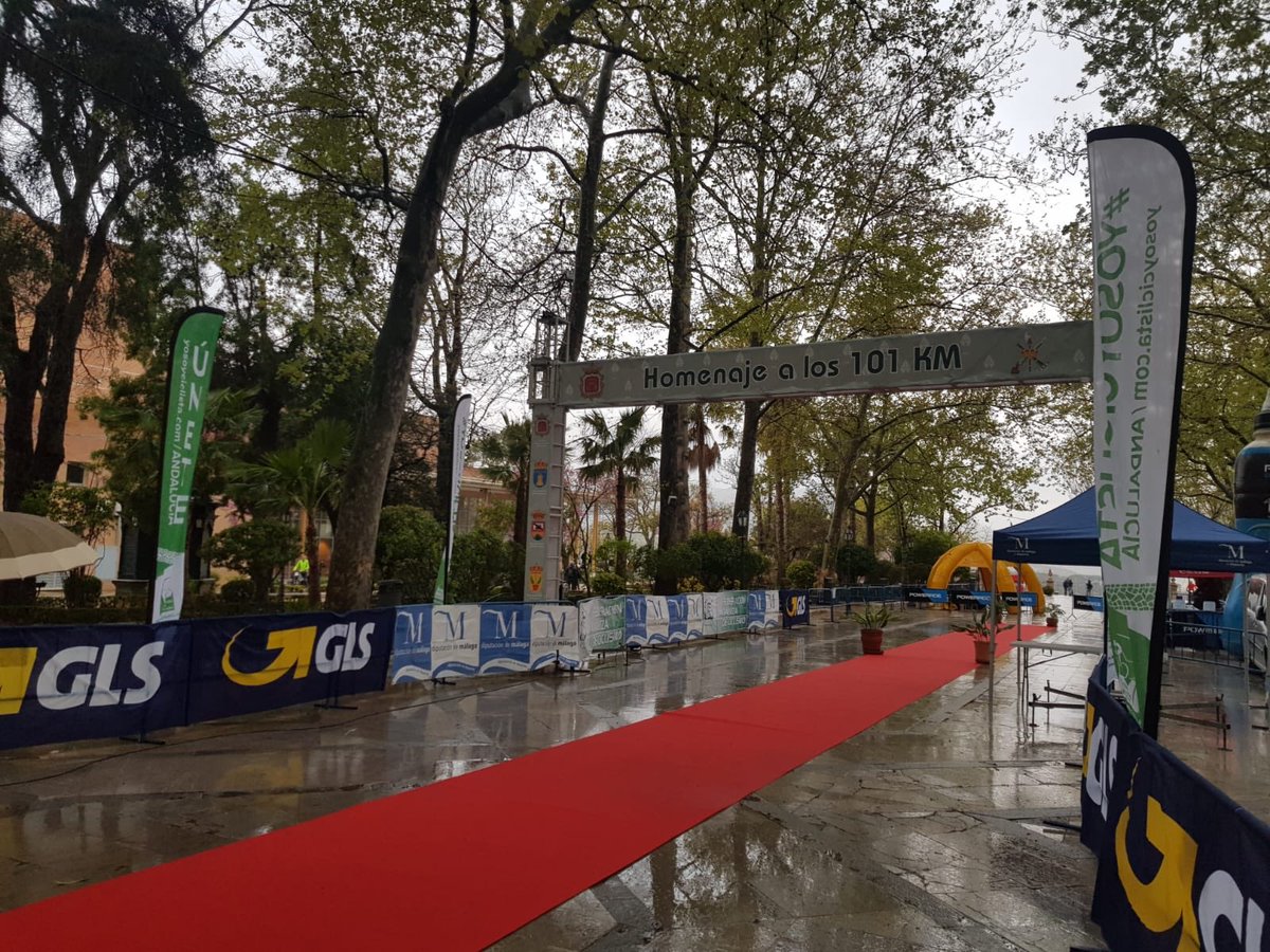 FACiclismo's tweet photo. Todo preparado en #Ronda para que comience la #HOLE2019 Con esta prueba se abre hoy el #circuitoBTTDiputaciónMálaga en la modalidad de BTT Maratón. 🚵♀️🚵♂️🔝 #ViveTuCircuito https://t.co/kh3jtZCLM5