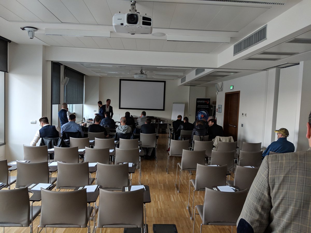 _freeqy's tweet image. giornata full immersion #crypto e #trading con #CriptoHub