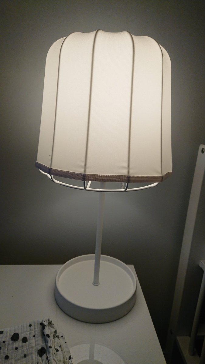 fcstrcm's tweet photo. @IKEAHelpt de hoes van m'n lamp trekt ineens omhoog. Het elastiek is kennelijk lam, wat kan ik hieraan doen? 😕 https://t.co/6v1nUvZNlY