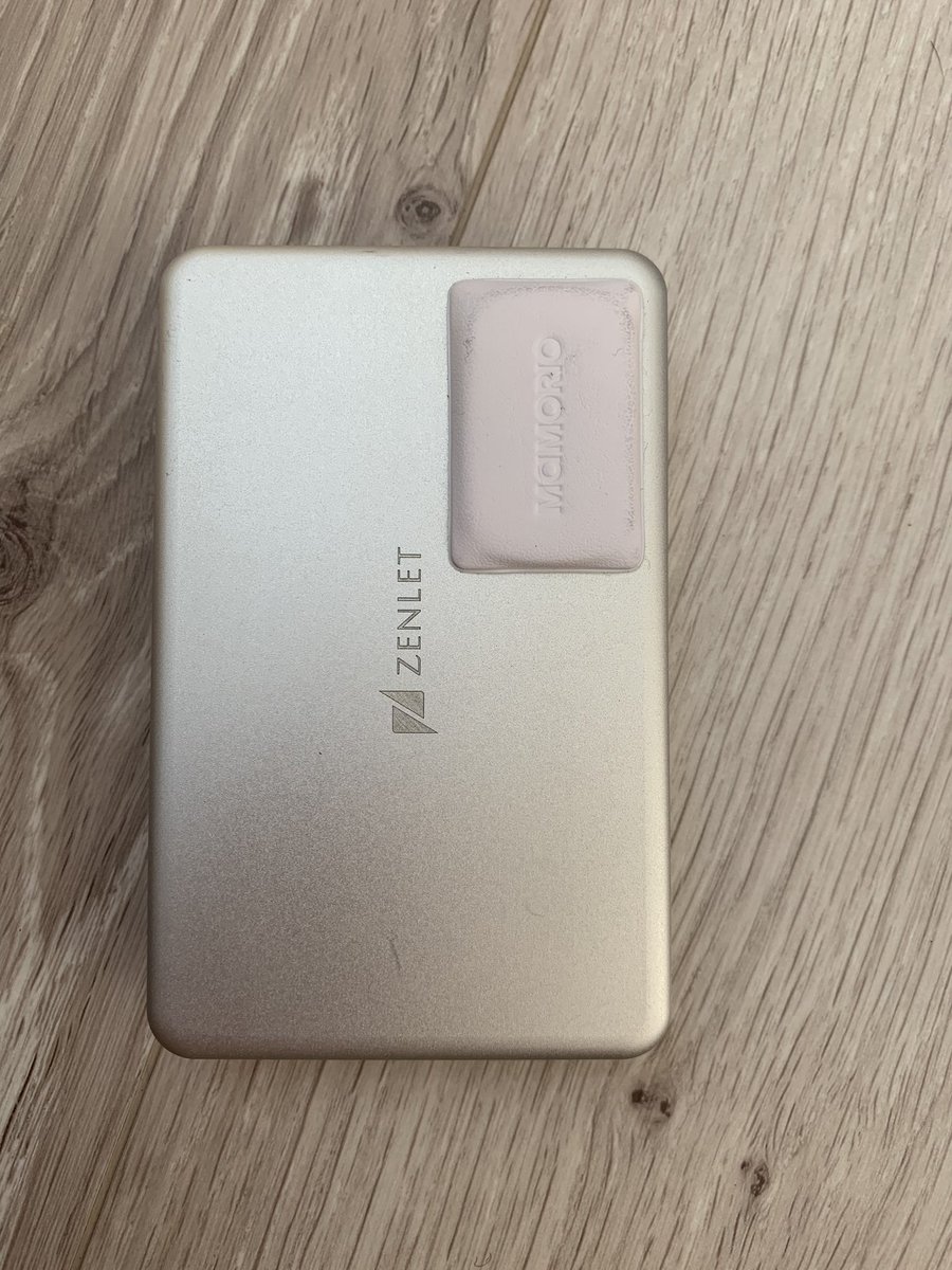 romance63's tweet photo. zenlet2+はコンパクトで持ち運びに便利だが、コンパクト故に存在自体を忘れ、置いてきてしまう。なので、mamorio fudaで忘れても場所が分かるように対策。#zenlet #mamorio #マモリオ #mamoriofuda #ゼンレット https://t.co/hocNJHqJ8S