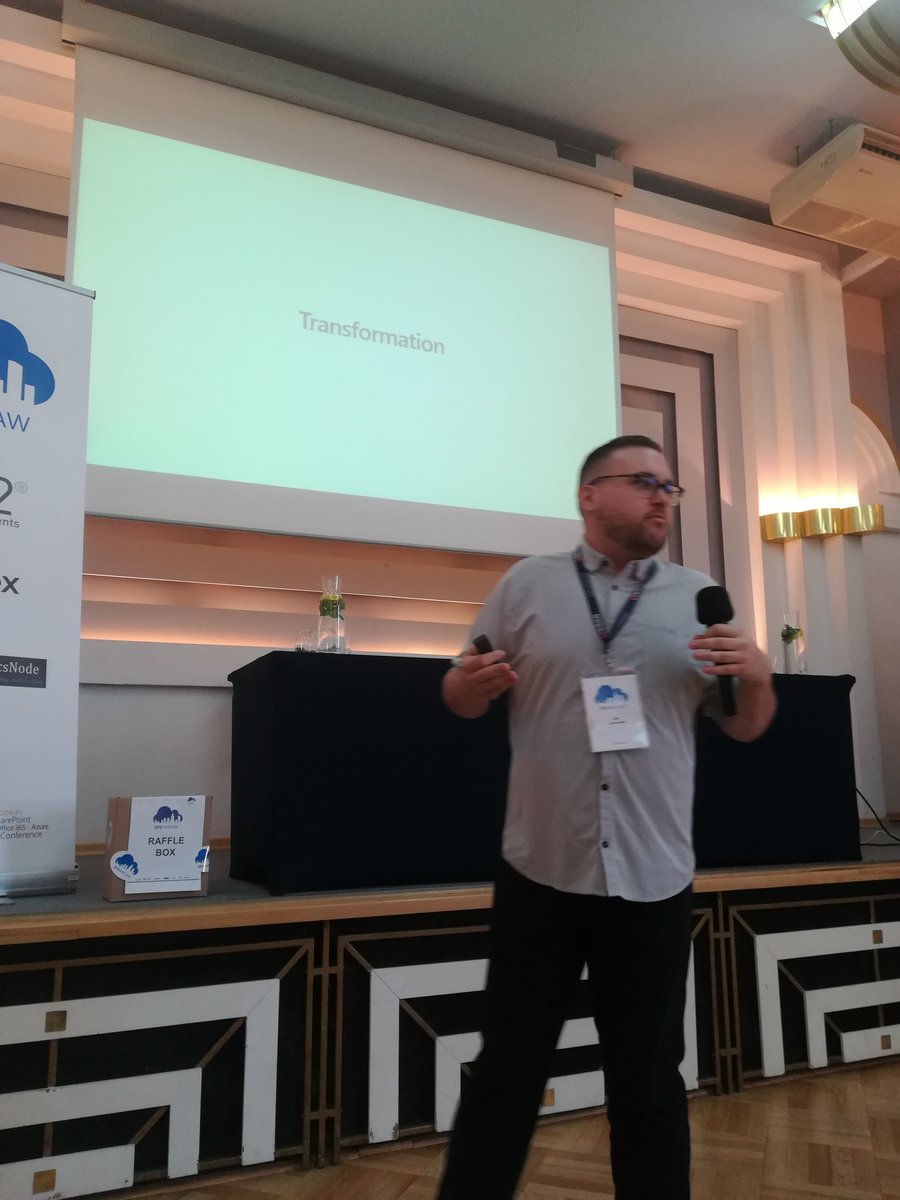 DeLucaGiulian's tweet image. @JonJLevesque is kicking off the keynote &quot;The Tools Don&apos;t Matter&quot; to @SPS_Warsaw #JonFlow #transformation #cloud #security