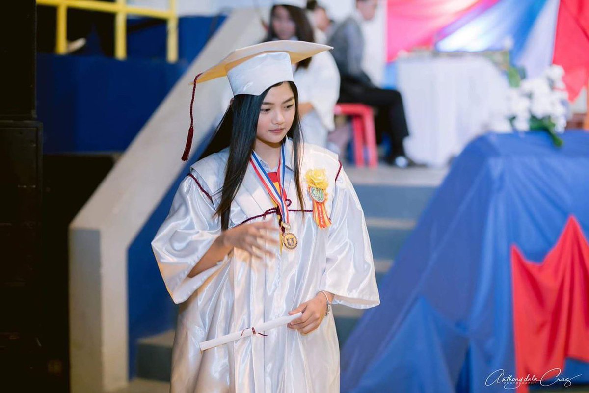 starhuntabscbn's tweet photo. Congratulations on your graduation Jelay, and best wishes for your next adventure! ✨ 🎓 Your Star Hunt family is proud of you! ❤️ https://t.co/nqkZg3tVTZ