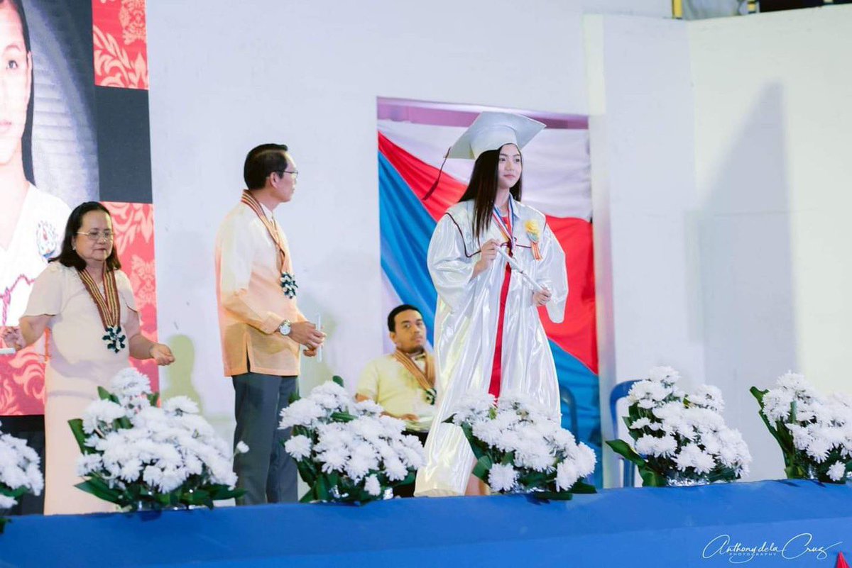 starhuntabscbn's tweet photo. Congratulations on your graduation Jelay, and best wishes for your next adventure! ✨ 🎓 Your Star Hunt family is proud of you! ❤️ https://t.co/nqkZg3tVTZ
