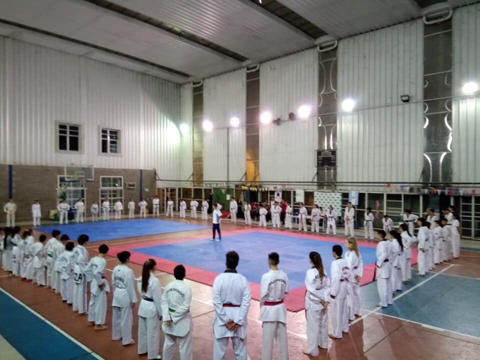 seba_tkd's tweet photo. Primer día de campus de detección detección de talentos y programa Dakar 2022 en #mendoza . @deportesar @enardinfo @cataekwondo . https://t.co/QZEb2WKuk1