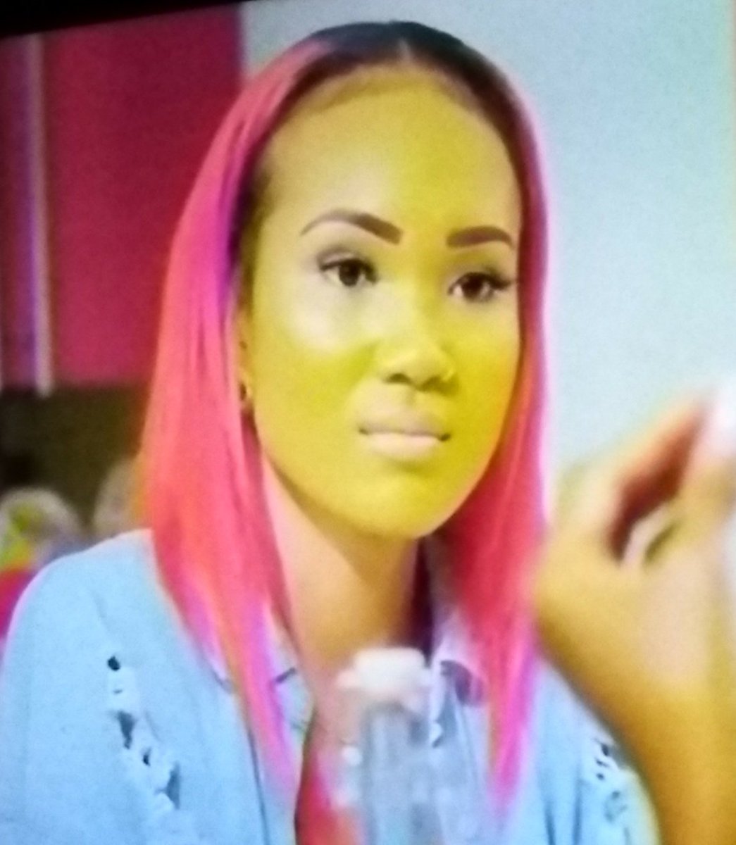 majawash's tweet photo. Makeup artist put TOO MUCH MAKEUP on these @realitystars.
She's really pretty and the makeup is wrong.

#beautytips @ultabeauty @NyxCosmetics https://t.co/sQGNdvT3jM