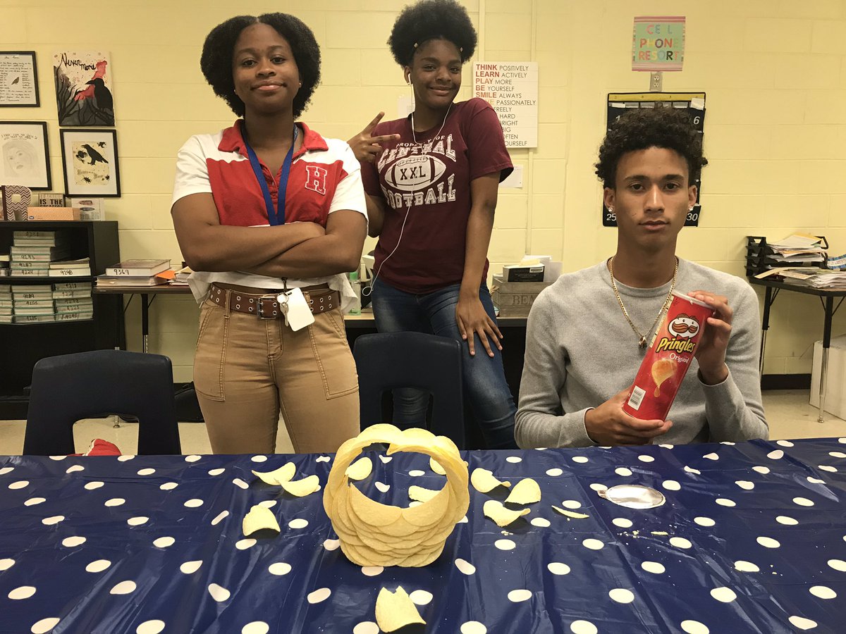 robindavis0315's tweet photo. My AVID 11 class joined the ranks of Pringle Ringle creators today on Fun Friday! #polkavid #AHSBloodhounds https://t.co/JMT52t0NCi