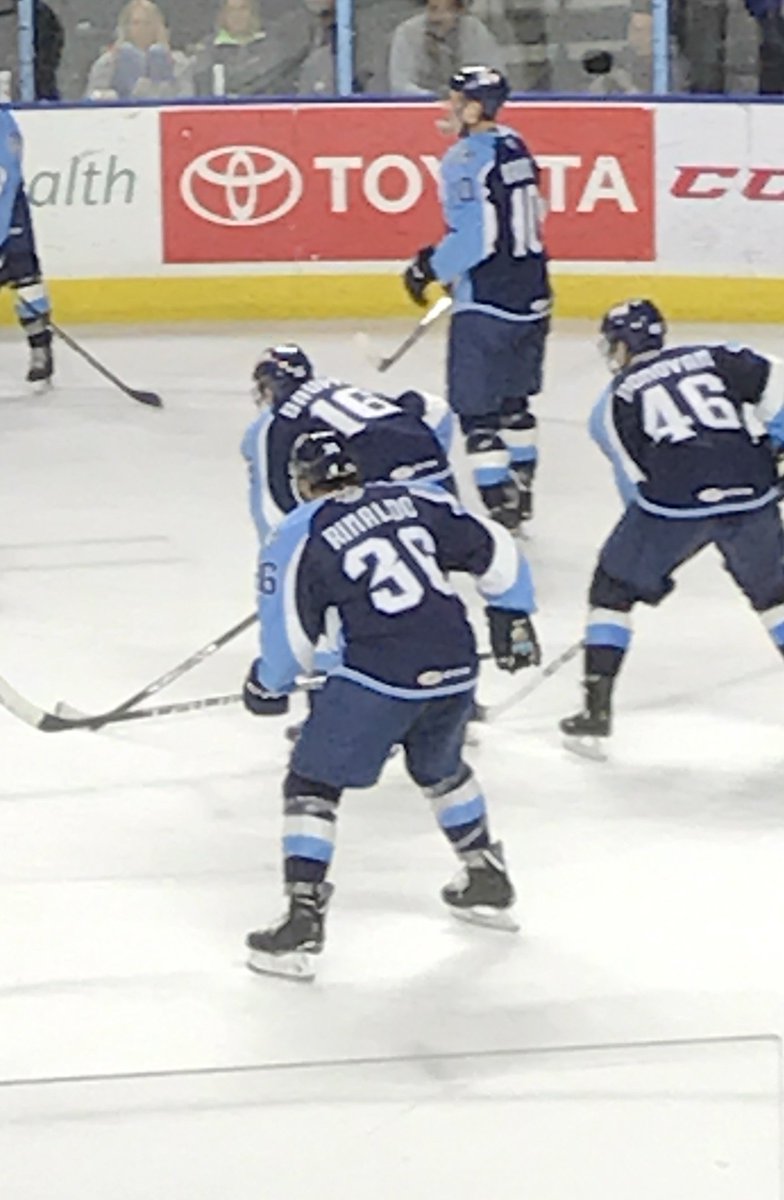 mapamukcu's tweet photo. Panther arena Milwaukee WI #MILhockey @ERODJEDI @TankerYanker68 @HatchBrewers @BTurer13 @frontrowjon #adswin https://t.co/kIx6zPK4cI