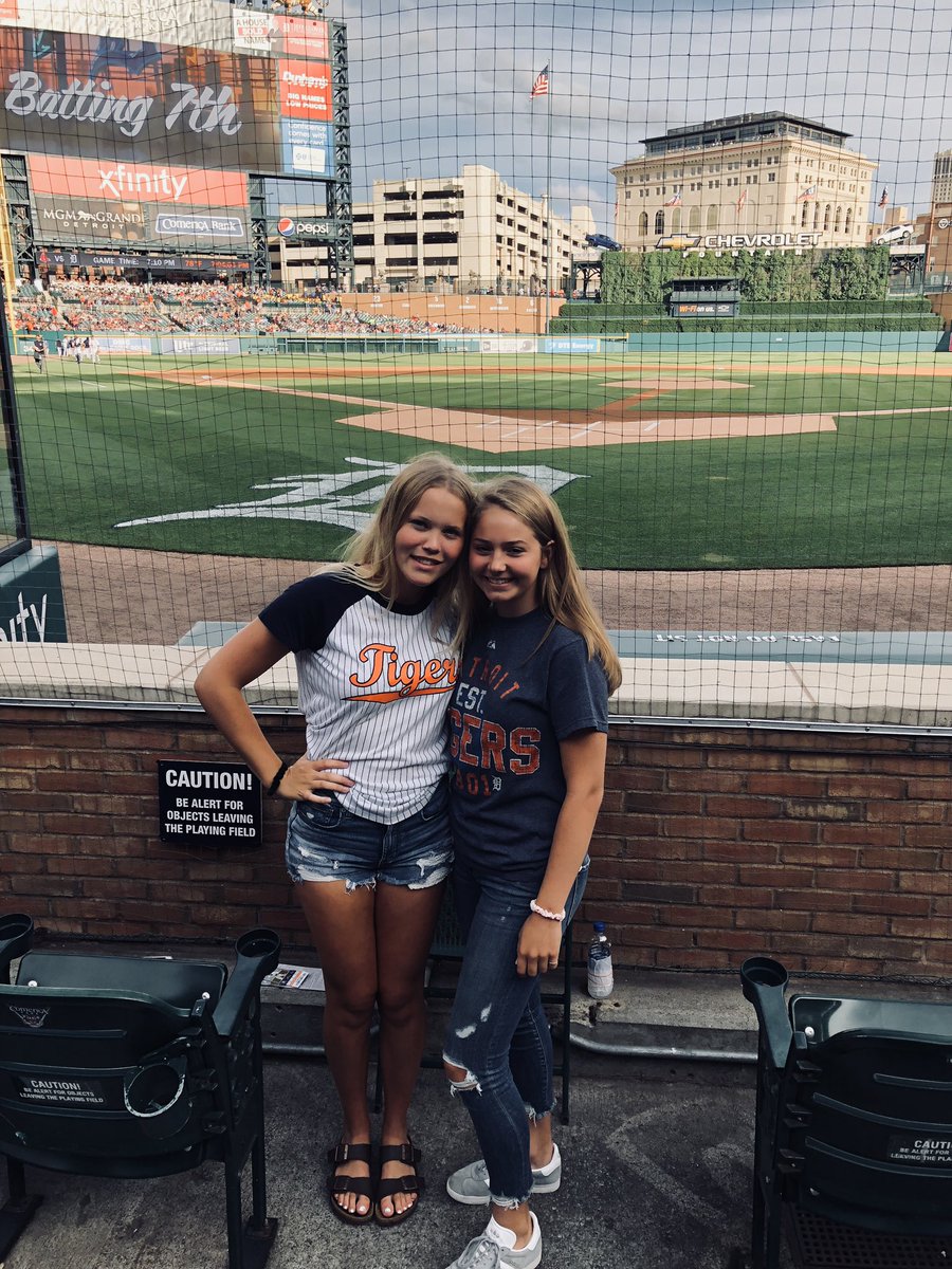 Happy belated birthday to my day 1! Can’t wait for all the tubing, tennis and concerts this summer will bring! Love you to death ❤️ <a href="/sarah_e_schmidt/">Sarah Schmidt</a>