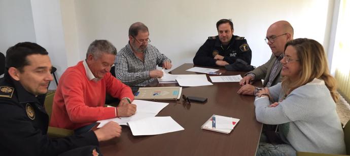 karlitoss_'s tweet photo. Plan de Seguridad para el Polígono del Mediterráneo https://t.co/h87iBjKw7r https://t.co/RmaGJaz9AB