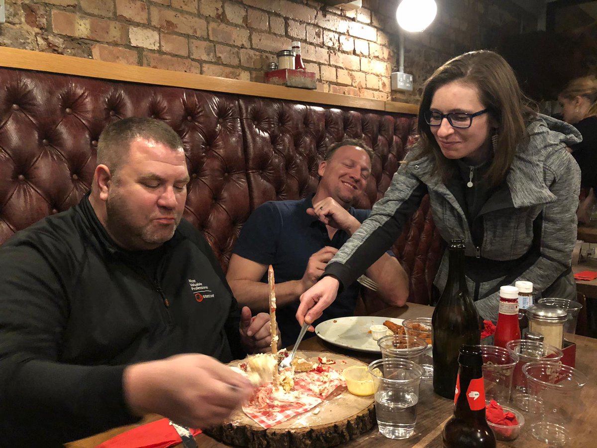 SitecoreHacker's tweet photo. A family that cakes together, stays together! #SUGCON #RedVelvetTower #Overdelivered #TeamX #NotAngular https://t.co/QKuXYyJeLo