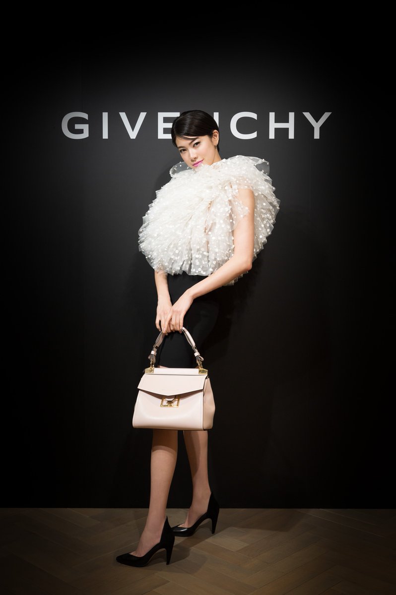 Givenchy Japan Pa Twitter ジバンシィ 表参道店は5周年記念を迎え 5日にanniversary Partyを開催いたしました パーティーには 森星 さんもお祝いに駆けつけてくださいました Givenchyfamily Givenchymystic Givenchybag T Co B2ihpwerv2