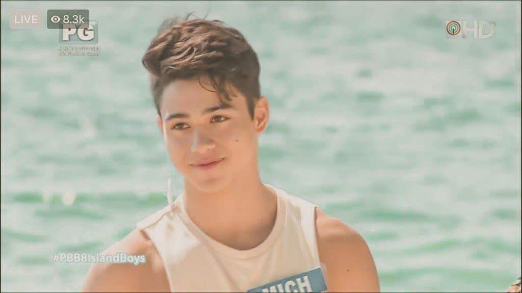 MichWPexers's tweet photo. Summer body! 🔥🔥🔥 Let's support our baby boy, Mich Wunder ✨ #PBB8Batch3Salubong https://t.co/oyl2602xXd