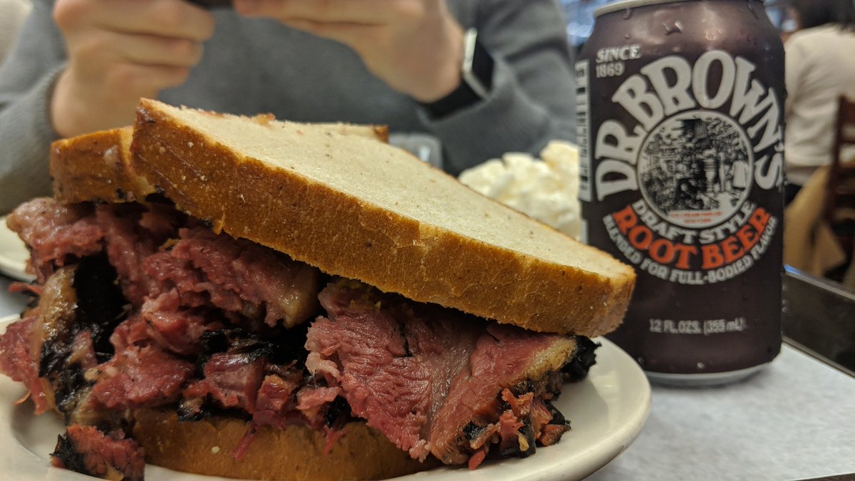 studioespxr's tweet photo. #FoodPorn Tax for those of you wondering what I ate.
1) Matcha Tiramisu from @GyuKakuJBBQ
2) S'mores cookie and milk from #ChipNYC
3) Pastrami and root beer at Katz.
4) Matcha and coffee latte from King Street Coffee. https://t.co/zmpdbSpER2
