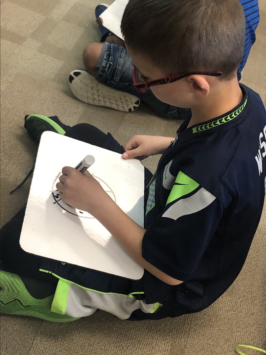 DaysMrs's tweet image. With our new mirroring software, I can project things in the iPad sooooo much easier!!! #fractionfun #whiteboardmath #fisd2 @CoyMillerElem