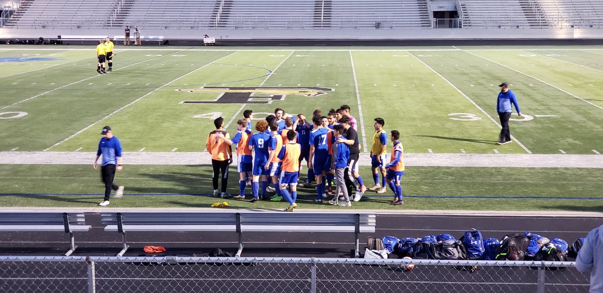 Dr_RNivens's tweet image. Caught 2 members of the #BestBoardEver supporting the @CHSBraveNation Boys Soccer Team as they win another round in the playoffs. @communityisd #SuperSupportive #SuperProud #OnToTheNextOne #GreenwaltMagic