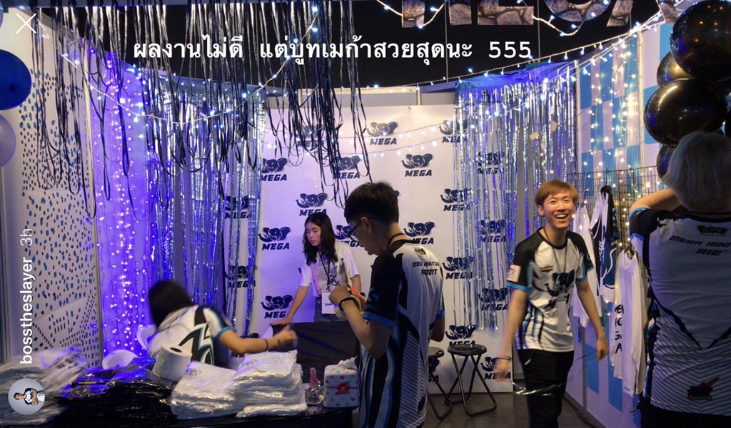 MILOxKS's tweet photo. บูธ #MEGAIGNITION มีความฟรุ้งฟริ้งนะบอกเลย https://t.co/U8edbSCdLp