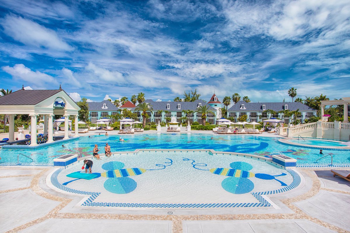 Bahamas_Wedding's tweet photo. OMG, this pool at📍Beaches Turks and Caicos is irrestible. Say "yes" if you agree. calypsoweddings@yahoo.com #engagechat #EngagementProposal #honeymoon #vowrenewal #calypsoweddings #wedding
#BeachesResorts #millennial
#engagedcouples #groupvacation https://t.co/XO6VoxuWqn