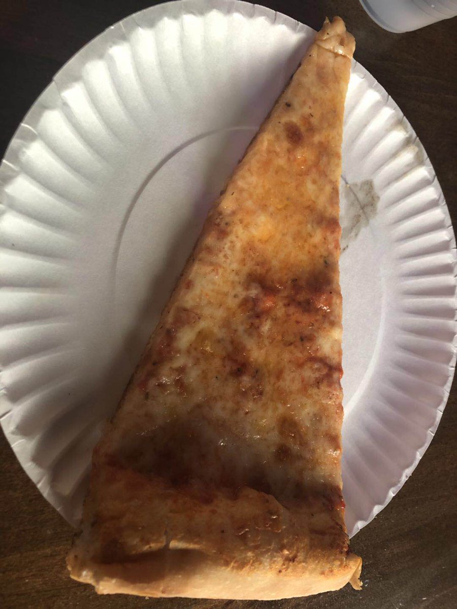 mengwang0210's tweet photo. An Amazing Free Pizza Party on Campus Tonight!!!😽#UofA https://t.co/q6tQCwkKlr