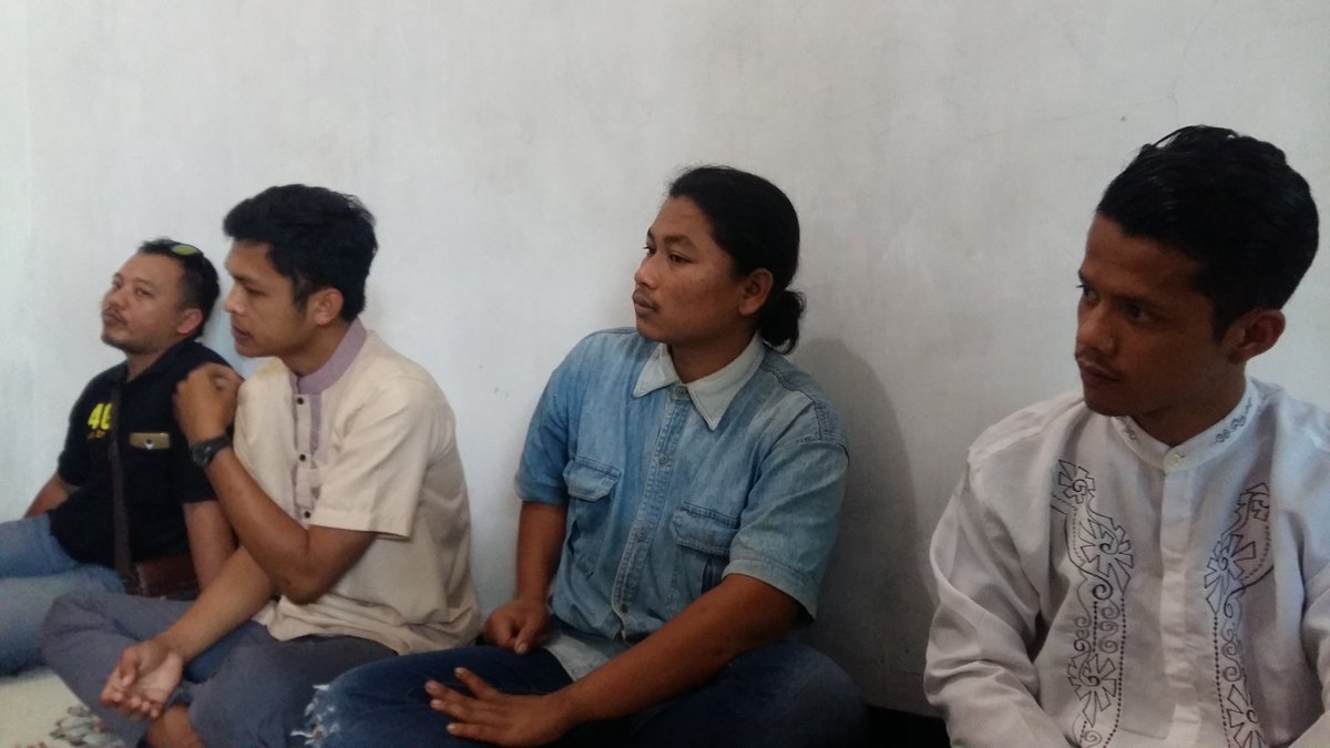 Bu_Endang_Maria's tweet photo. Kampanye dialogis di Temulus, Gemantar, Karanganyar. https://t.co/ueXfxcdKBN