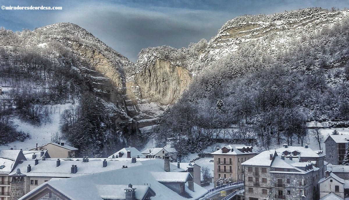 RutasOrdesa's tweet photo. Amaneció con #nieve en #Broto 
❄️🌨️☃️⛄️ https://t.co/p775XlPH2F