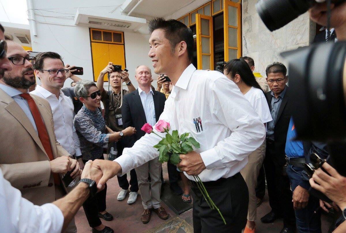 aorwiki's tweet photo. กะว่าจะจัดการแต่กลายเป็นเรียกแขก
ตัวแทนสถานทูต 12 คน จาก 10 ประเทศ เช่น อังกฤษ, ฟินแลนด์, นิวซีแลนด์, สหรัฐฯ, ฝรั่งเศส, เนเธอร์แลนด์, ยุโรป และ แคนนาดา ร่วมสังเกตการณ์ เพราะมีความกังวลในกระบวนการตั้งข้อกล่าวหา #SaveThanatorn https://t.co/A3tTwwL9Vm