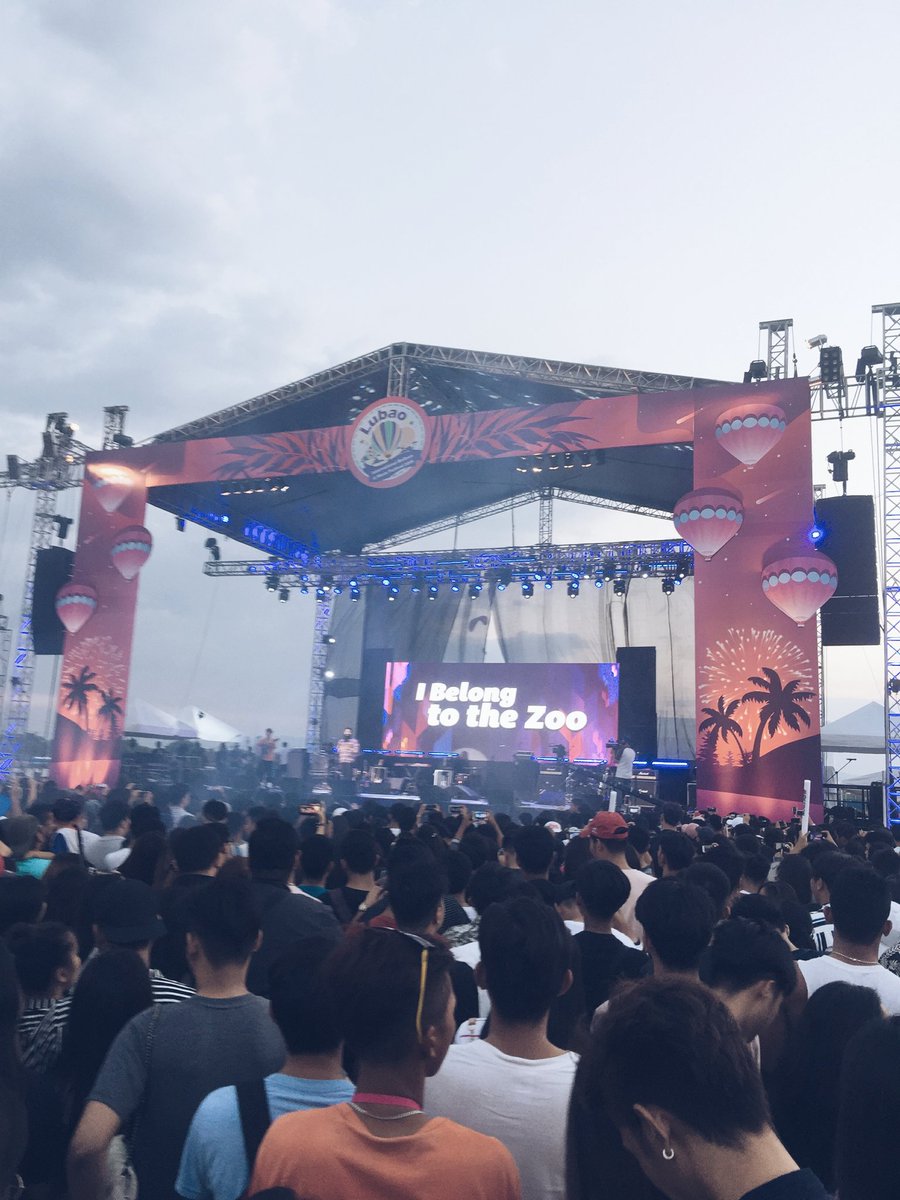 MarkSD_'s tweet photo. Last night was so lit 🔥 what a solid line up at #LubaoIBMF2019 w/  @ibelongtothezoo @juankarlosband @BenAndBenMusic @decemberave salamat sa inyo!!!! 🤘#supportlocal https://t.co/GxlIOLvd5F