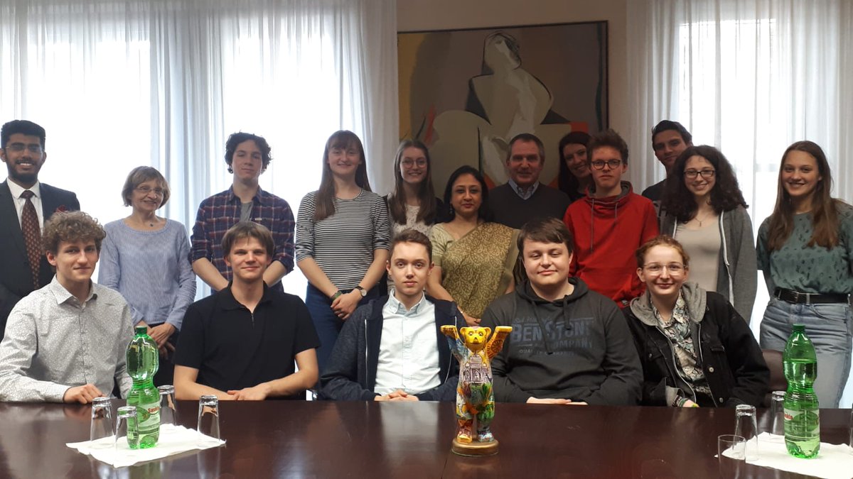 eoiberlin's tweet photo. Students of today, leaders of tomorrow!
Continuing the close partnership between @eoiberlin #India and #KLG #Erfurt, partner school for #IndiaThuringiaPartnershipDay 2018. KLG students interacted with Ambassador #MuktaTomar during their visit to @eoiberlin. https://t.co/on5qkRWvqR