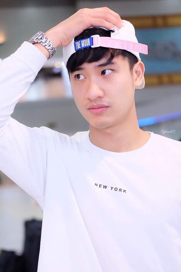 อยู่กับแฟนคลับไปจนแก่เฒ่าก็ได้นะพ่อ
เราจะมีตติ้งที่บ้านพักคนชราไปด้วยกัน
#Tawan_V #ชาวบ้าน