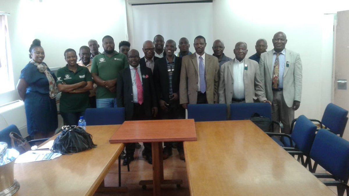 matji_peter's tweet photo. 1. #EmpoweringRuralCommunities - Y’day 5 April 2019, Dept of Environmental Affairs, Fetakgomo Tubatse LM, SDM/SDA, #KgoshiMatji and #MachidiDevelopmentFoundation launched a community based project for land rehabilitation at GaMatji. https://t.co/GKnac7H1q7