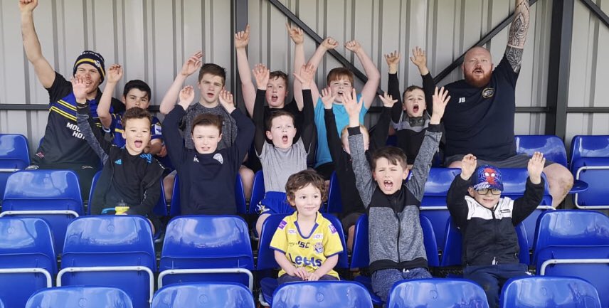 First session in the bag for hopefully the next batch of <a href="/moorendsARLFC/">Moorends Marauders </a> 💛💙 well done guys see you next week