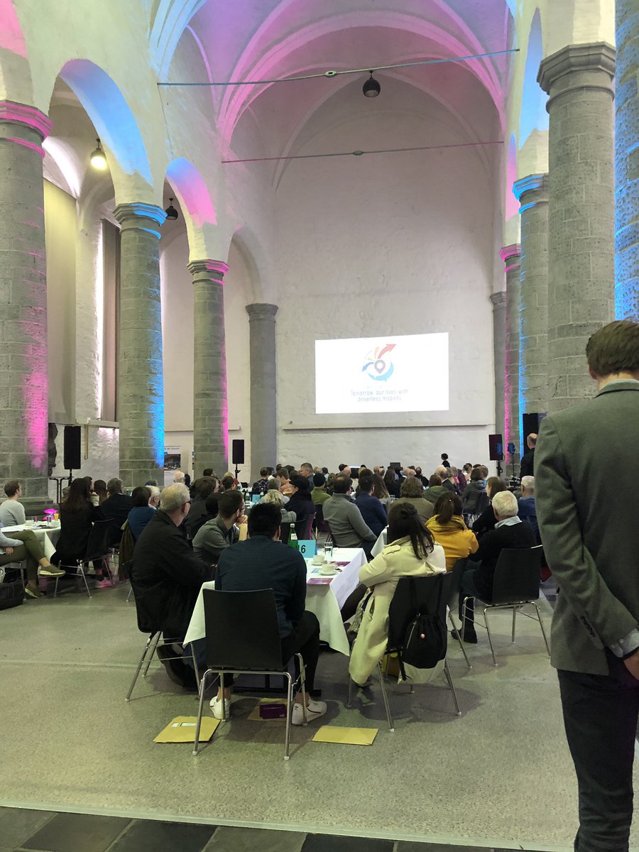 anderagadeib's tweet photo. Klasse. Bürgerpartizipation in #Aachen mit 100 Menschen #händefrei @UrbanMove_ac  #citizendebate https://t.co/VlRDoZQCNs
