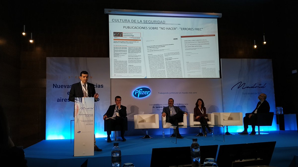 enferDianaMG's tweet photo. #Airesdecambio @JLPerezCalle Finalizando las presentaciones de la #JornadadeEII "Errores que he cometido como médico en el manejo de pacientes con #EII " reflexiones y repaso con #ojocrítico de nuestras actuaciones #quenohacer #evidencia #practicasdevalor @geteccu @GETEII https://t.co/ivgB80aMPz