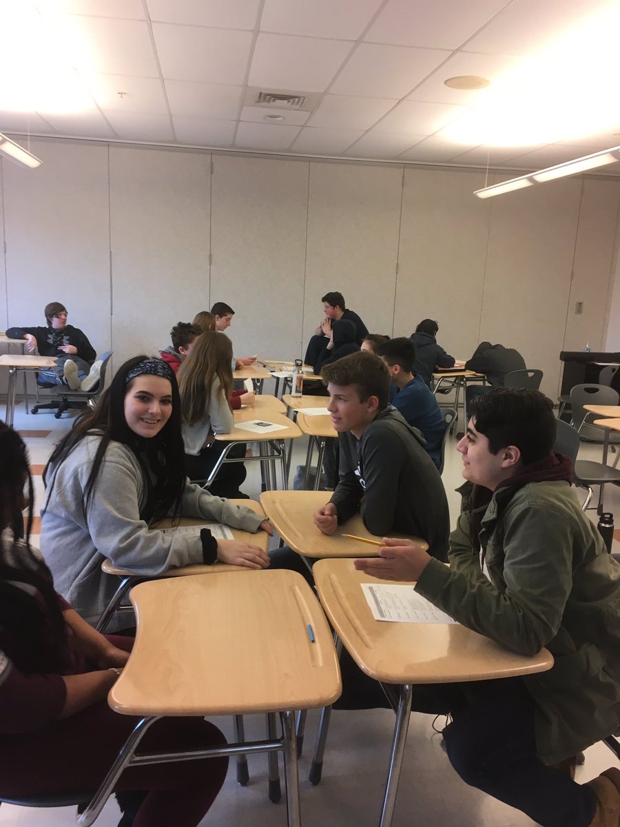 Mrgray17's tweet photo. Ss simulating collective bargaining as part of their Industrial Revolution Unit. Their decisions could cost them as factory owners in our simulation. https://t.co/AtwHFg5nWW