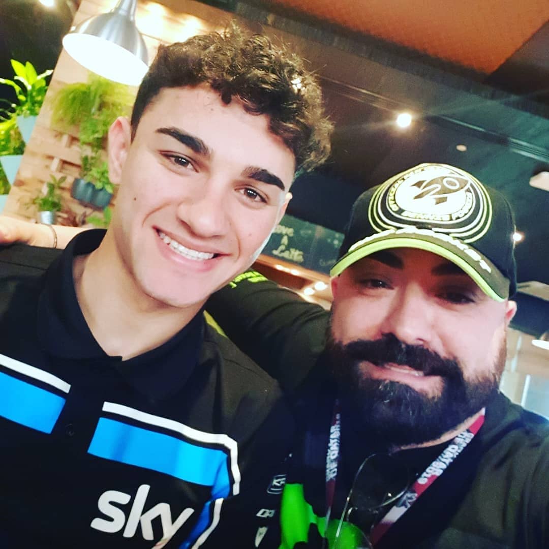 fanclubdf71's tweet photo. Grazie a #shamrockpubcelio per la bella serata ๐
Torneremo presto! ๐
#DF71FOTO #Moto3 #FanClubDennisFoggia #DennisFoggia #Talentoitaliano #Motori #motogp #Therocket71 #VR46RidersAcademyOfficial #SkyRacingTeamVR46 https://t.co/1H3PB2bhH1