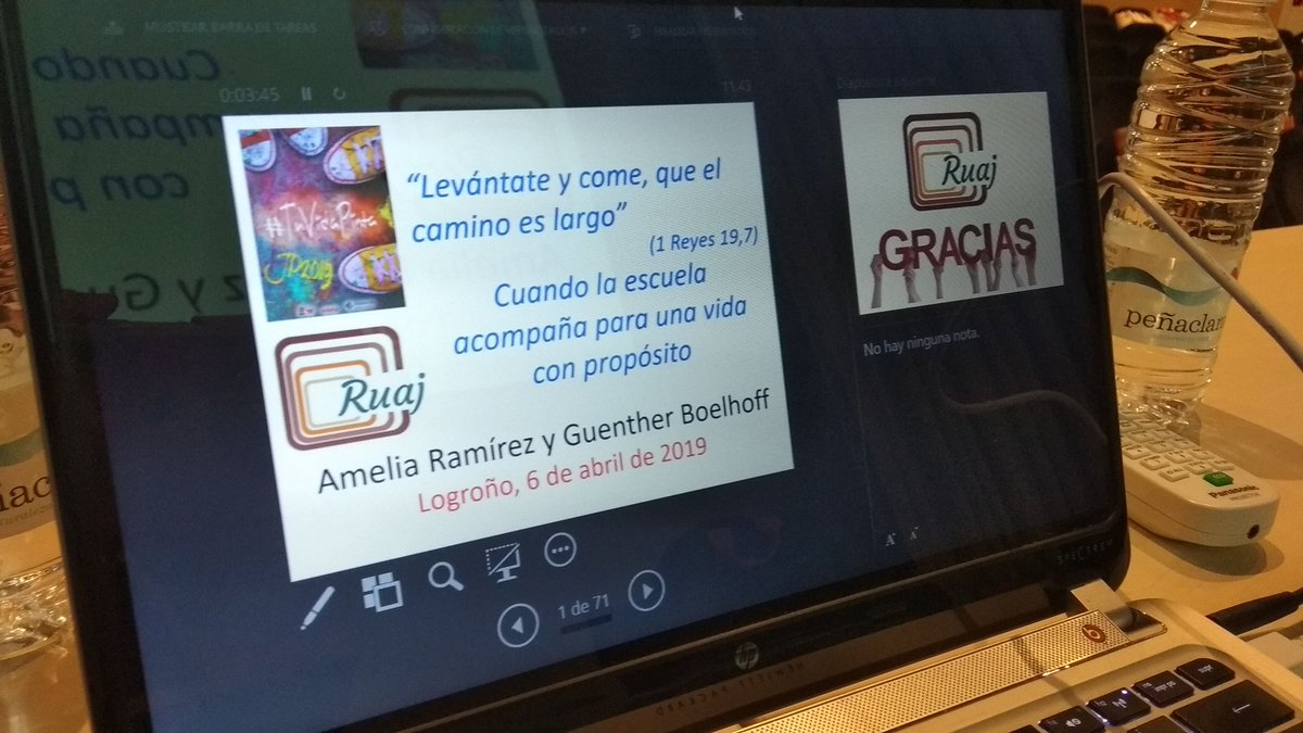 FE_Escolapias's tweet photo. Hoy en Logroño estamos en la jornada de Pastoral #tuvidapinta. Cerca de 90 profes de nuestros colegios #escolapiassotillo y #paulamontal disfrutando de la ponencia de #ruaj con Guenther y Amelia sobre acompañamiento en la escuela https://t.co/P5Yat3aMFj