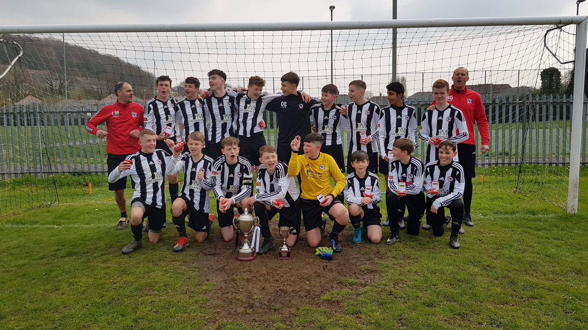 CwmbranTown's tweet photo. Huge congratulations to players, coaches and management on winning the @GwentCountyFA Under-14s Cup! #YoungCrows #Crows #Gwent https://t.co/DXCAGIycJn