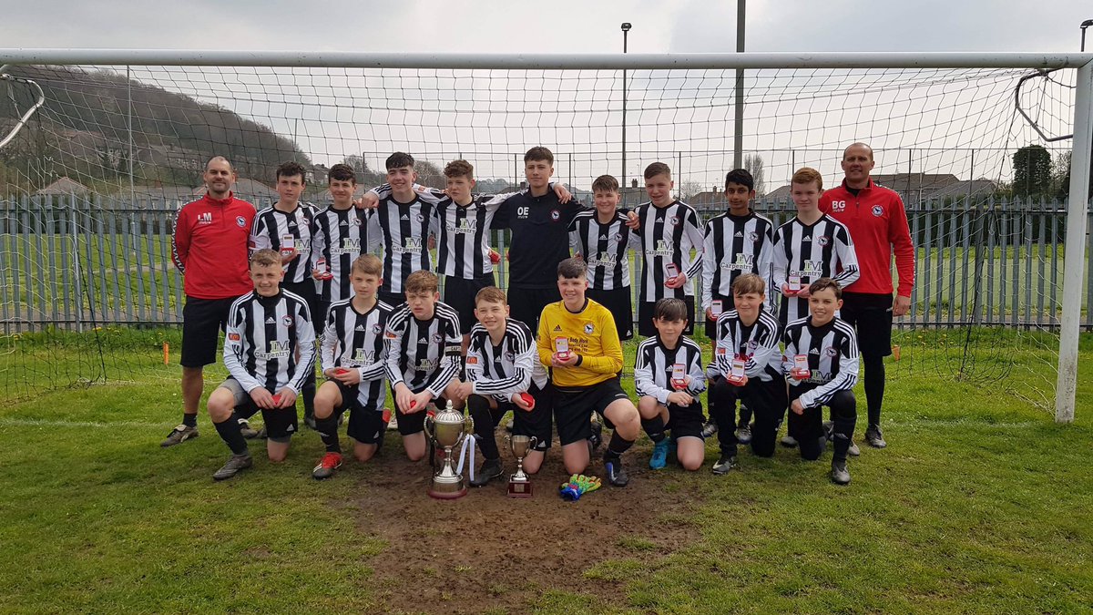 CwmbranTown's tweet photo. Huge congratulations to players, coaches and management on winning the @GwentCountyFA Under-14s Cup! #YoungCrows #Crows #Gwent https://t.co/DXCAGIycJn
