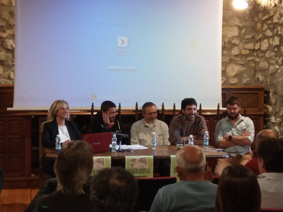 #Hurbiltzen planaren baitan, Udalbiltzak eta <a href="/asteasukoudala/">asteasukoudala</a>-k oroimen historikoaren inguruko jardunaldiak antolatu dituzte Asteasu &amp; Sartagudaren artean.

Bertan, Donibane Garaziko haur errepublikarren koloniari buruz egindako oroimenaren berreskurapen lanketa ere azalduko da.