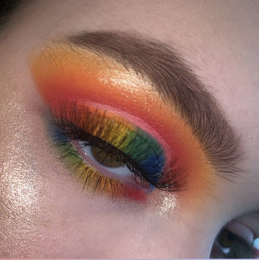 cml_makeup_'s tweet photo. 🌈Recreation of @naancy_bella_ look, her work is amazing!🌈
#makeuplover #makeuplooks #makeupjunkie #makeupobsessed #colourfullook #beauty #rainbow #jamescharlespalette #jeffreestar #jsc #abhbrows #jamescharles #morphebabe #underatedmuas #undiscoveredmuas #ABHPRsearch https://t.co/z0fQvon8Zv