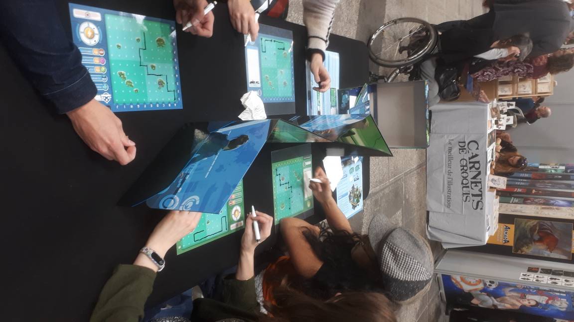 cjsd38's tweet photo. Les jeux de plateau tournent pendant que les #JDR se mettent en place :) https://t.co/QEZ1lbfoU5